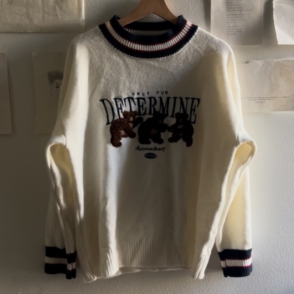 oversized sweater w bear embroidery - Picture 1 of 4